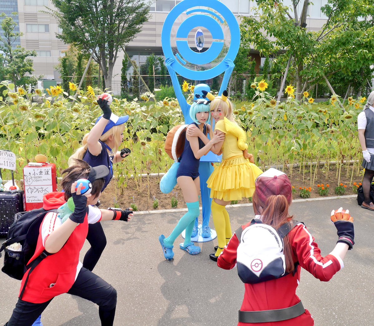 Pokemon GO cosplay: Pikachu, Squirtle, three Trainers and… a PokéStop ...